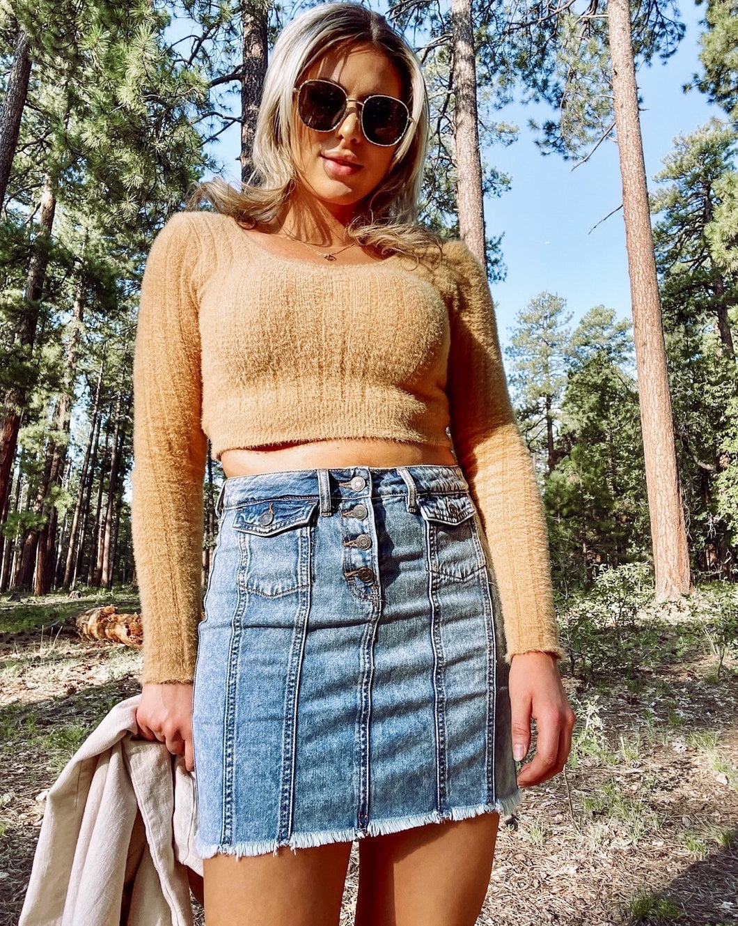 outoftowners out of Towners out-of-towners-boutique outoftownersboutqiue out of Towners boutique out-of-towners-brand Caty Catyfry Caty-fry  Arizona boutique travel boutique travel-blog  travel-boutique arizona-fashion Arizona-boutique-style denim-skirt hidden-jeans 